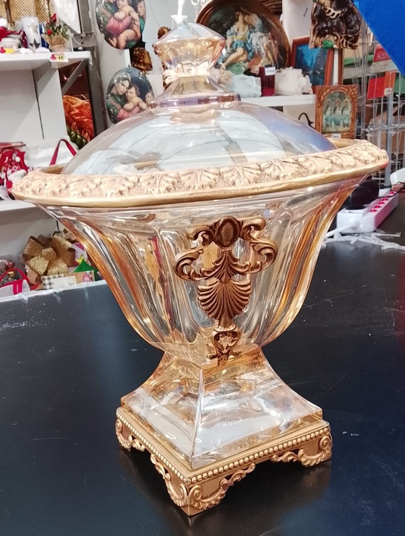 coppa-centrotavola-in-vetro-con-coperchio-e-dettagli-oro-stile-classico